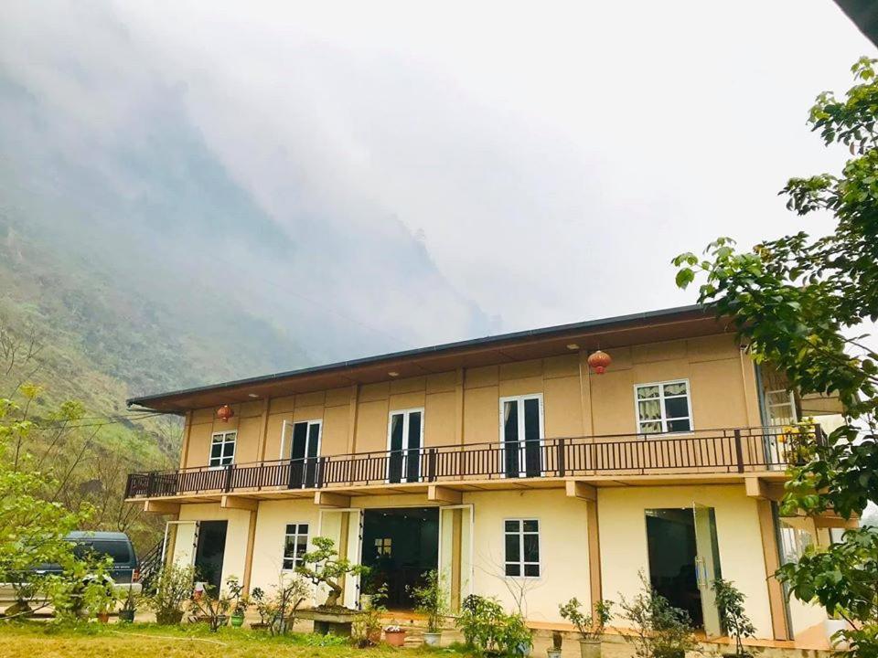 Diem Dung Chan Can Ty Ha Giang Exteriör bild