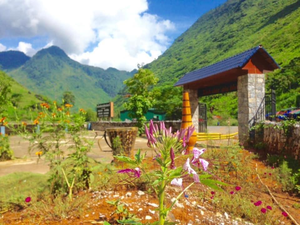 Diem Dung Chan Can Ty Ha Giang Exteriör bild