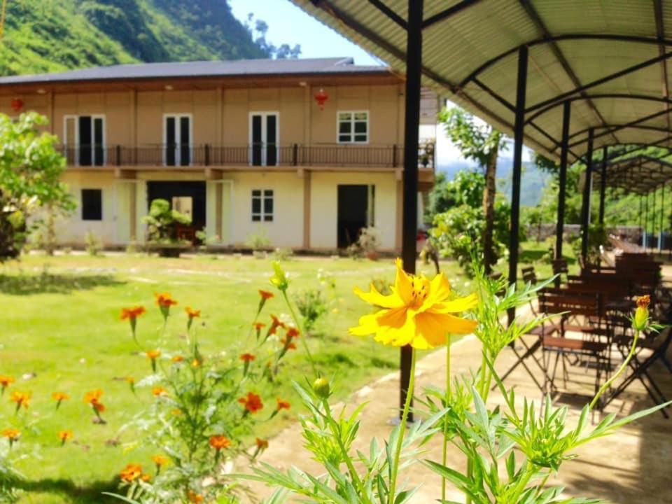 Diem Dung Chan Can Ty Ha Giang Exteriör bild