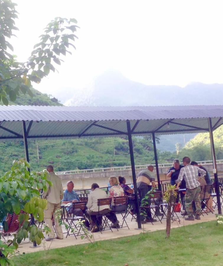Diem Dung Chan Can Ty Ha Giang Exteriör bild